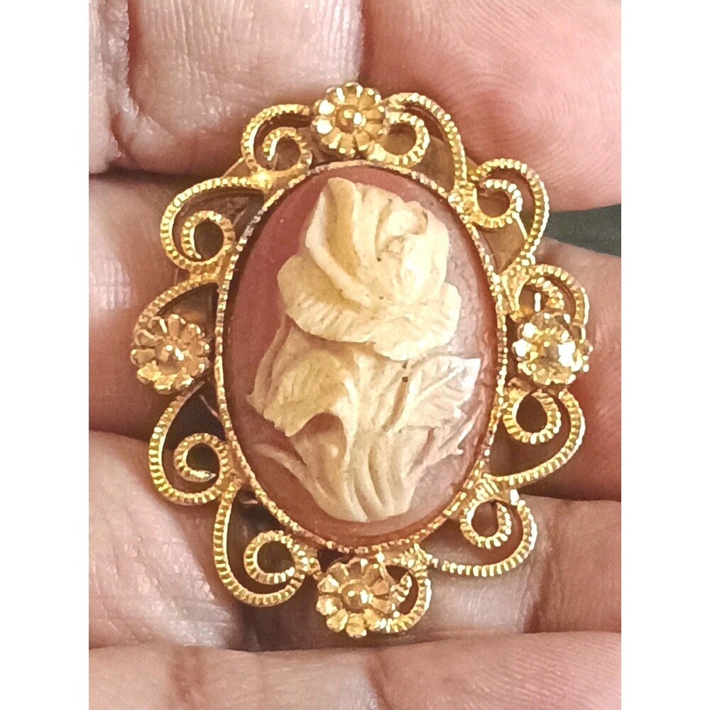 Carved Rose Cameo Gold Tone Scroll Open Work Vintage Scarf Clip